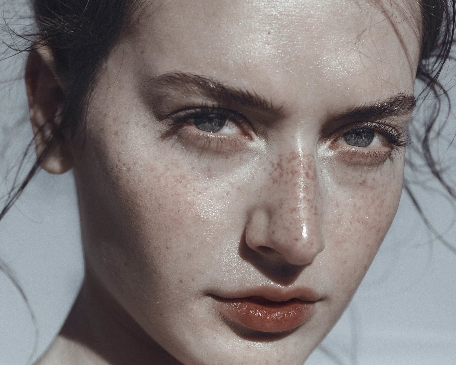 雀斑的脸与坚毅眼神拼凑的美丽 nastia cloutier