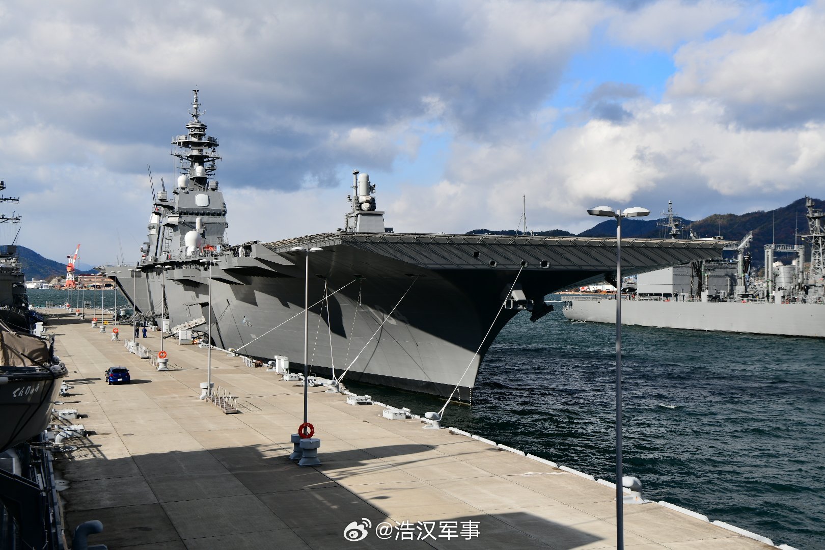 改进后的日本海自"日向"号准航母