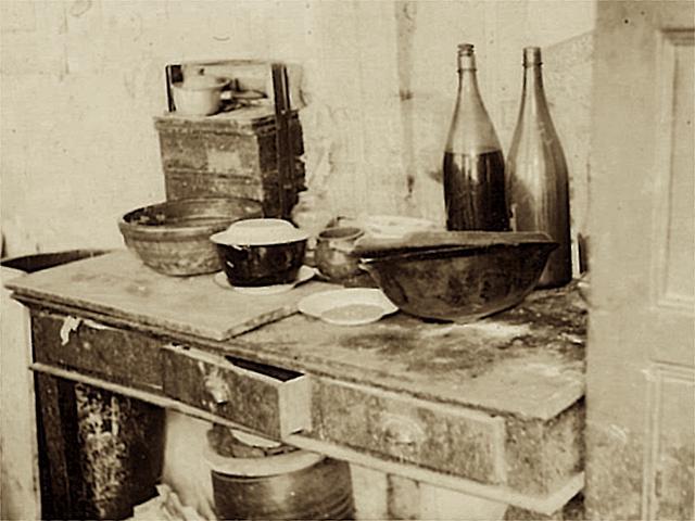 四十年代初的北京生活，南城小四合院内景，厨房厕所齐全