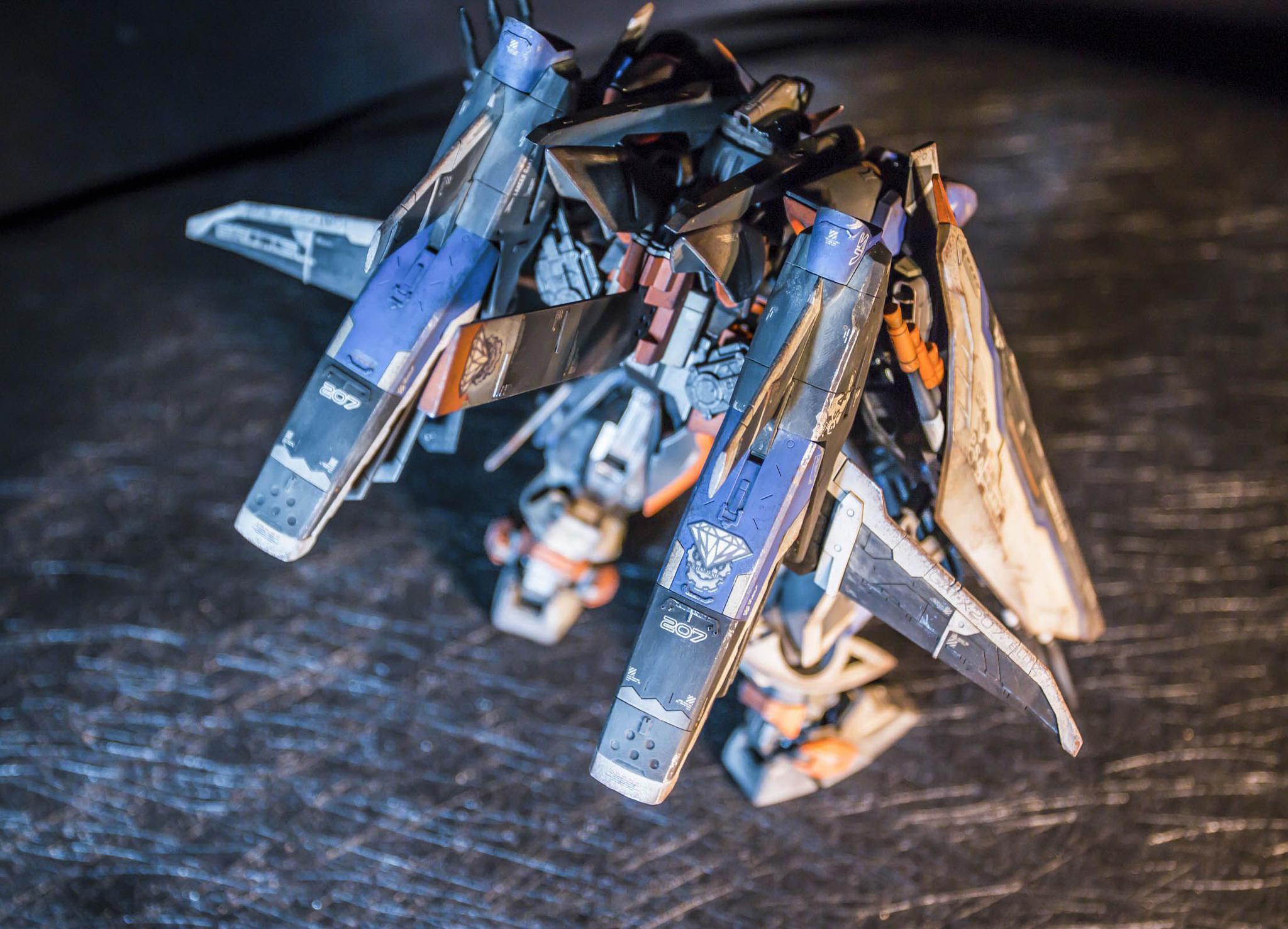 全装备搭载鬼祟迅雷高达模型