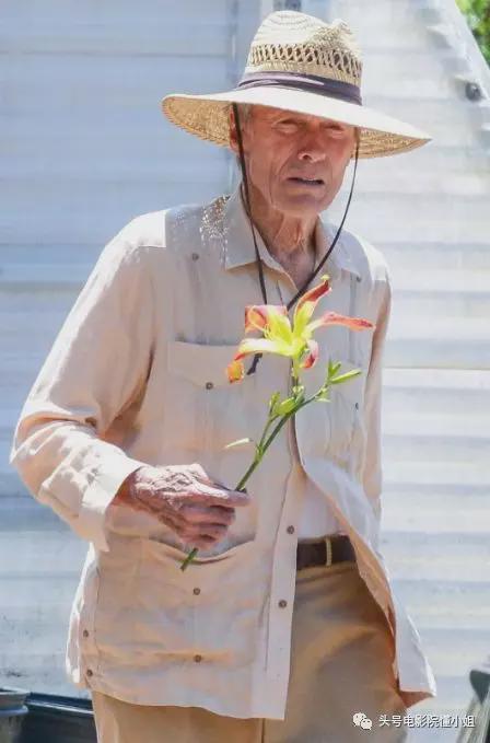 好莱坞传奇，91岁生日快乐！90岁仍在自导自演，新片又演牛仔休闲区蓝鸢梦想 - Www.slyday.coM