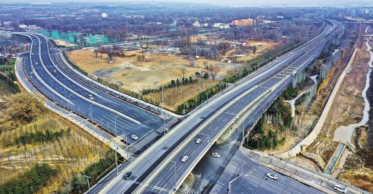 拉大城市发展空间