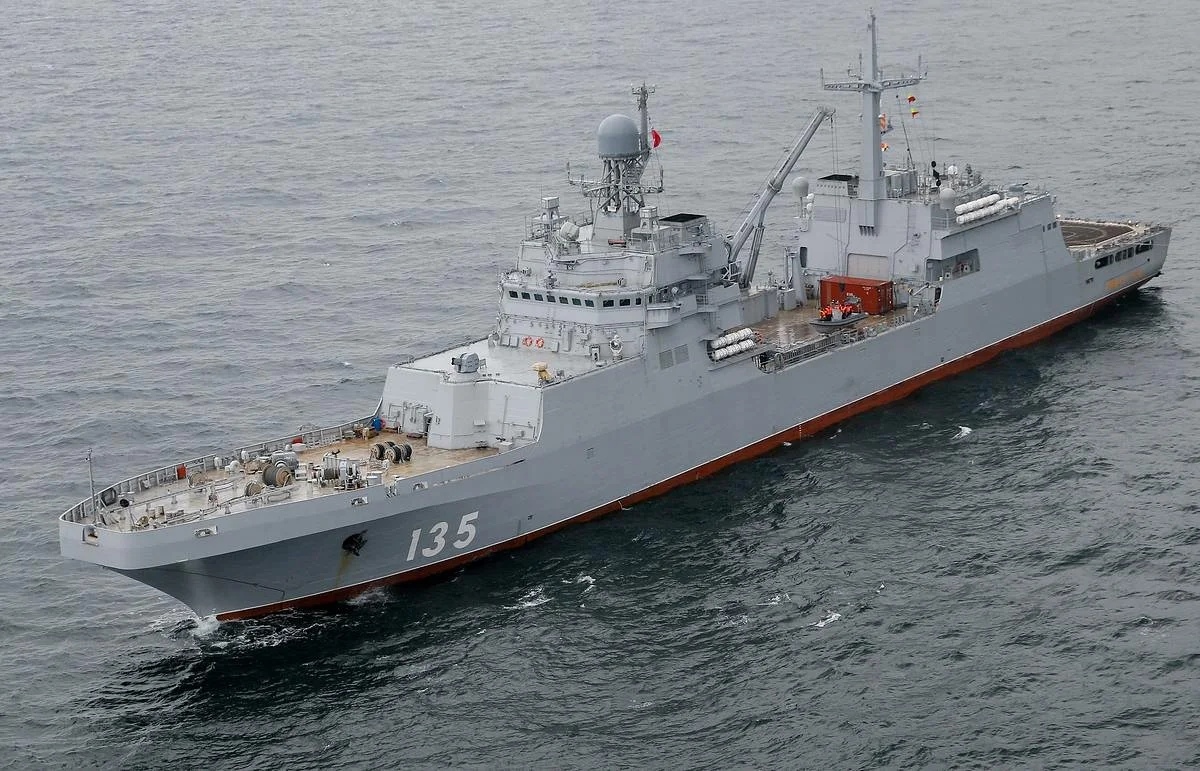 俄罗斯北方海军11711型"伊万·格伦"级登陆舰.