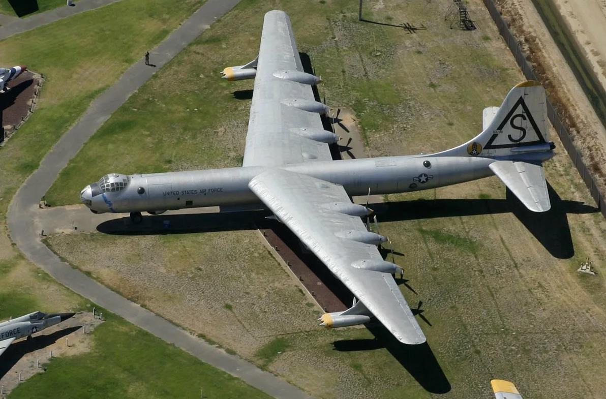 b-36战略轰炸机,因二战而生,衍生多种机型!