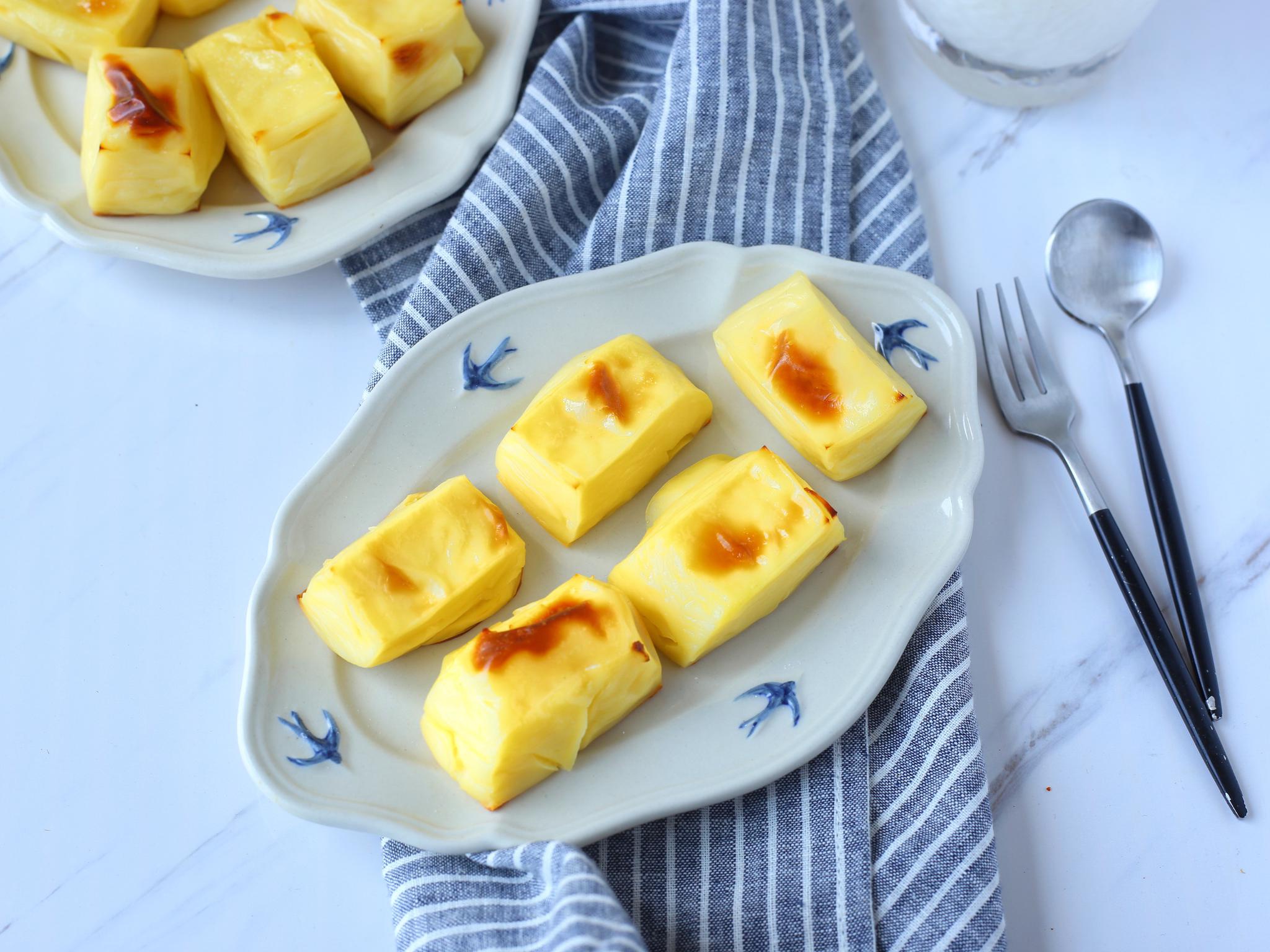 牛奶又出新吃法,不炸不煮,做成香喷喷小点心,孩子吃了停不下口