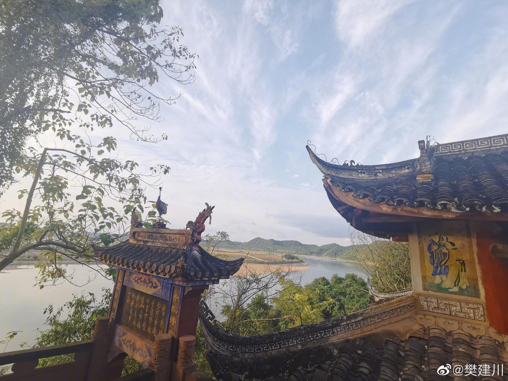 昨天刚去了射洪县青堤古镇,完全没有旅游开发,正在寂寞湮灭之中