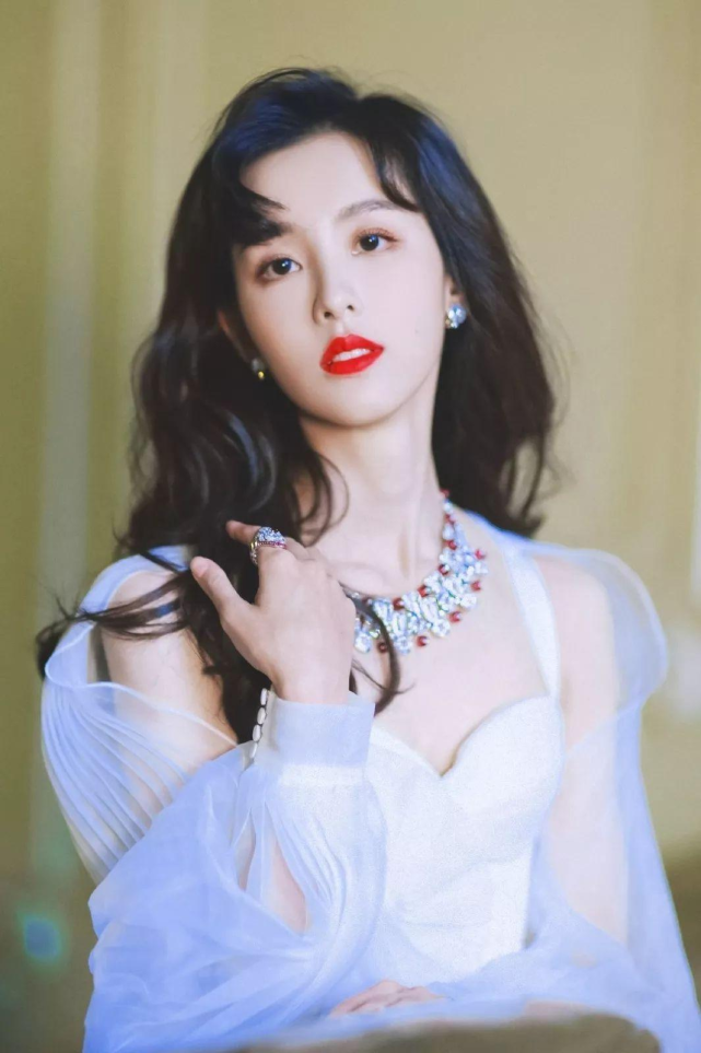 颜值最高的90后女星关晓彤迪丽热巴上榜杨紫排第几