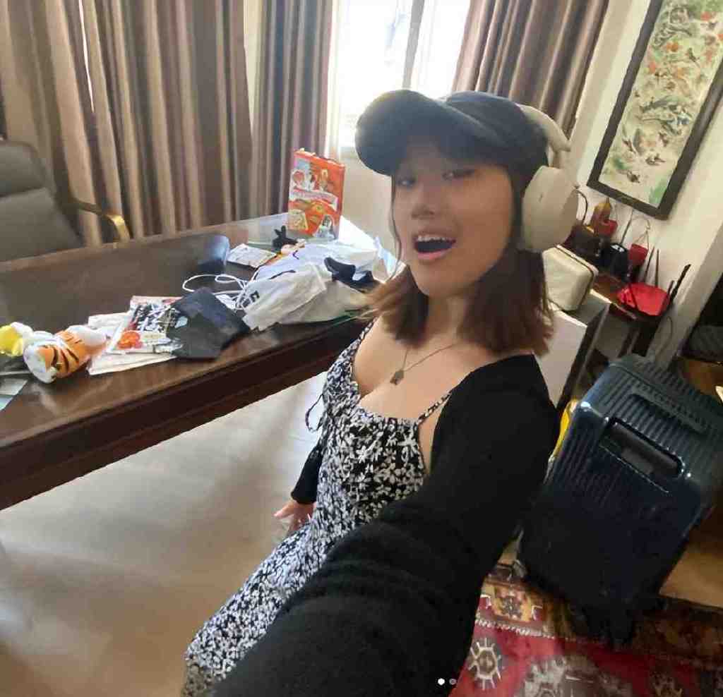 17岁梧桐妹出境,颜值身材都不错,贾静雯的大宝贝休闲区蓝鸢梦想 - Www.slyday.coM 17岁梧桐妹出境,颜值身材都不错,贾静雯的大宝贝休闲区蓝鸢梦想 - Www.slyday.coM