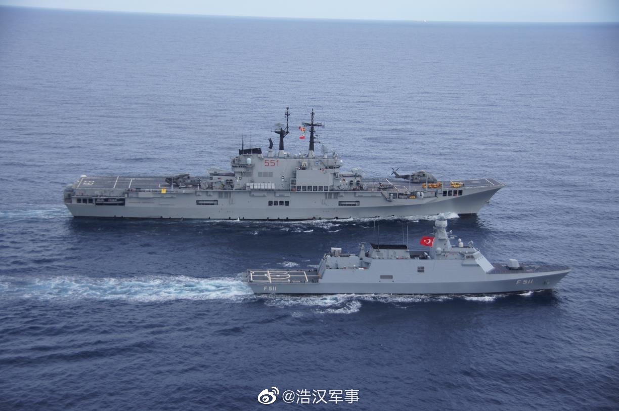 意大利海军加利波弟号航母参加北约演习