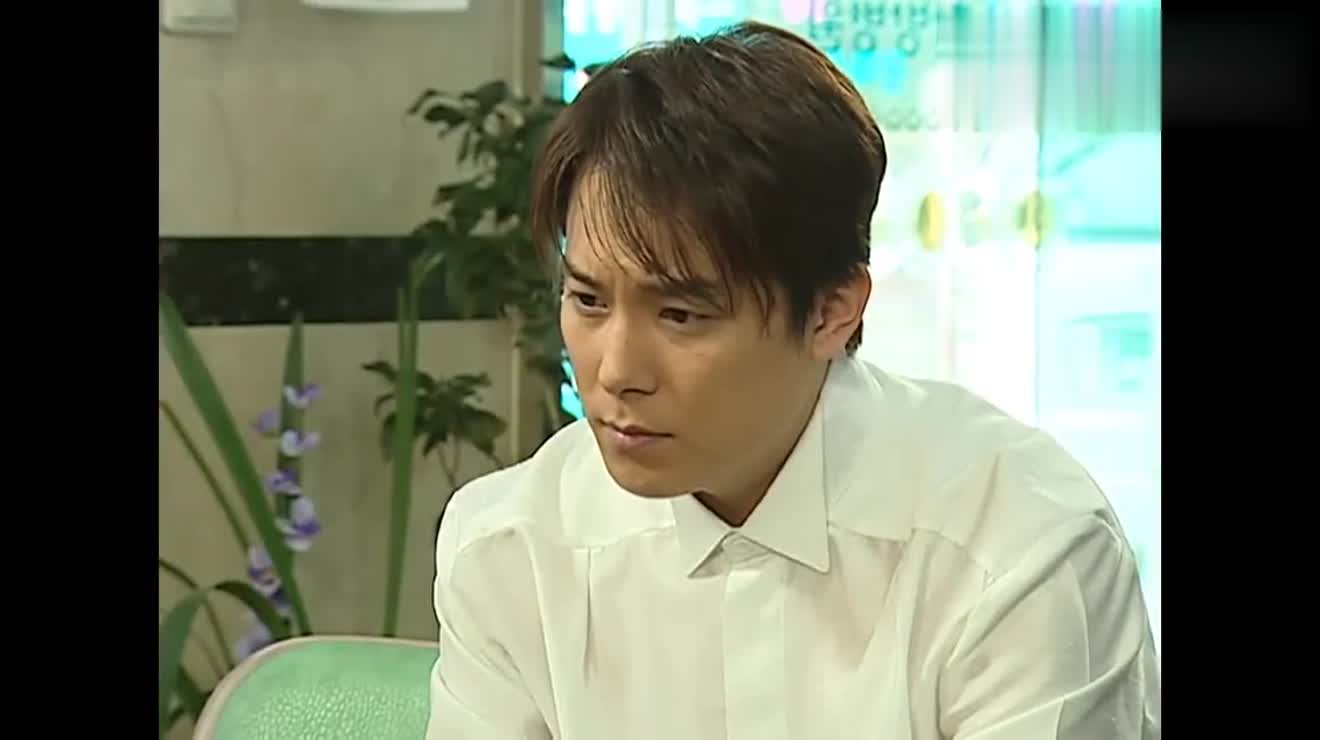 乞丐王子蔷薇醒了过来她哭着说不想结婚了让人心疼