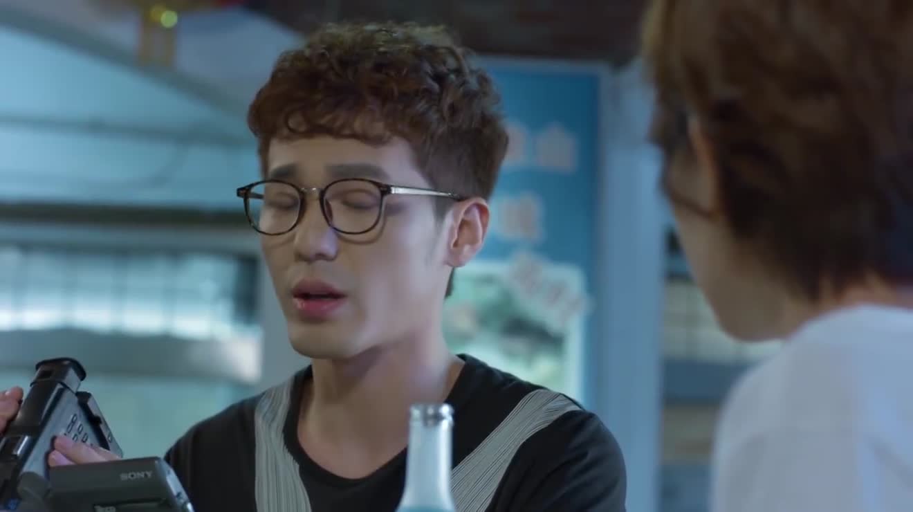 二喜这下闯祸了抢夺摄像机掉入菜汤要赔给曹光一万多