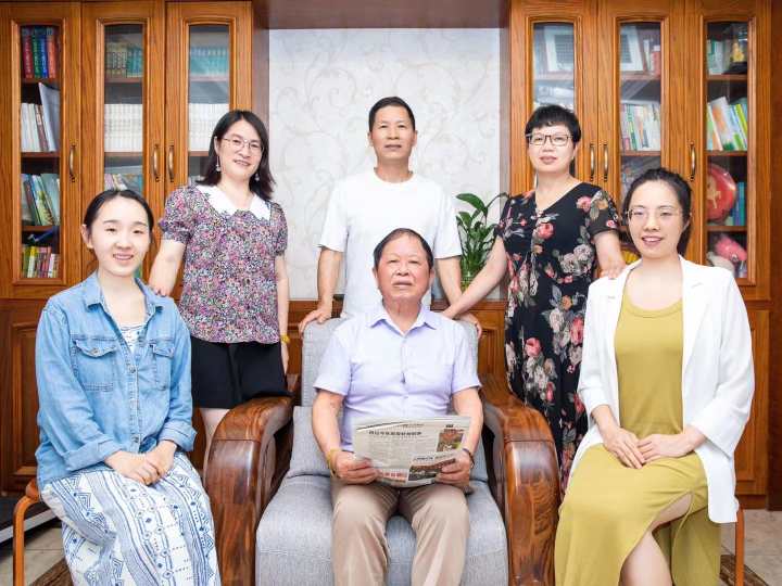 一个家庭三代人7名教师教师节来听杭州教师之家的光荣与梦想