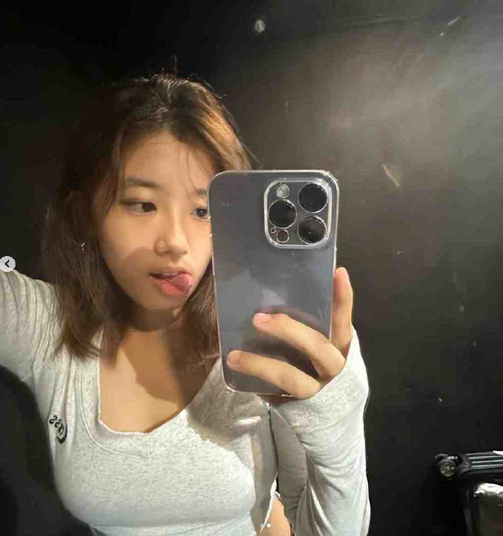 17岁梧桐妹出境,颜值身材都不错,贾静雯的大宝贝休闲区蓝鸢梦想 - Www.slyday.coM 17岁梧桐妹出境,颜值身材都不错,贾静雯的大宝贝休闲区蓝鸢梦想 - Www.slyday.coM