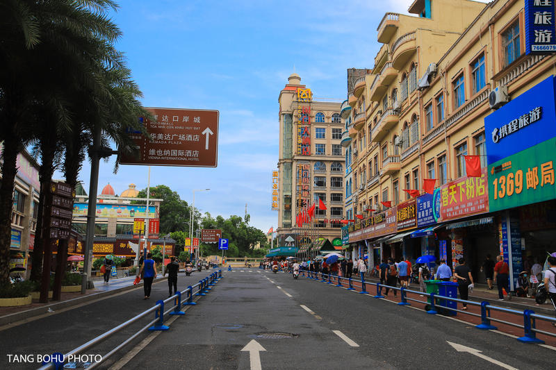 东兴口岸:东兴口岸相距越南芒街口岸仅100米,是1958年建立的国家一类