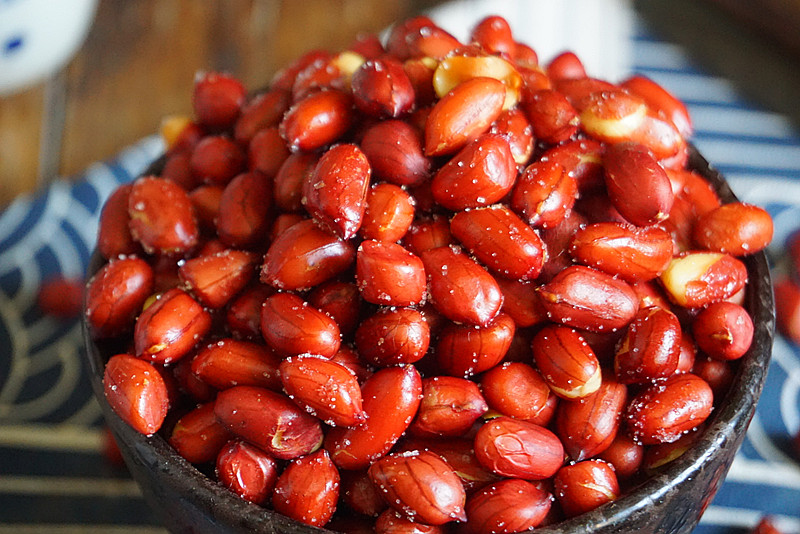 炸果仁不用提前泡8分钟出锅,用这秘诀又香又脆,不糊不生不油腻