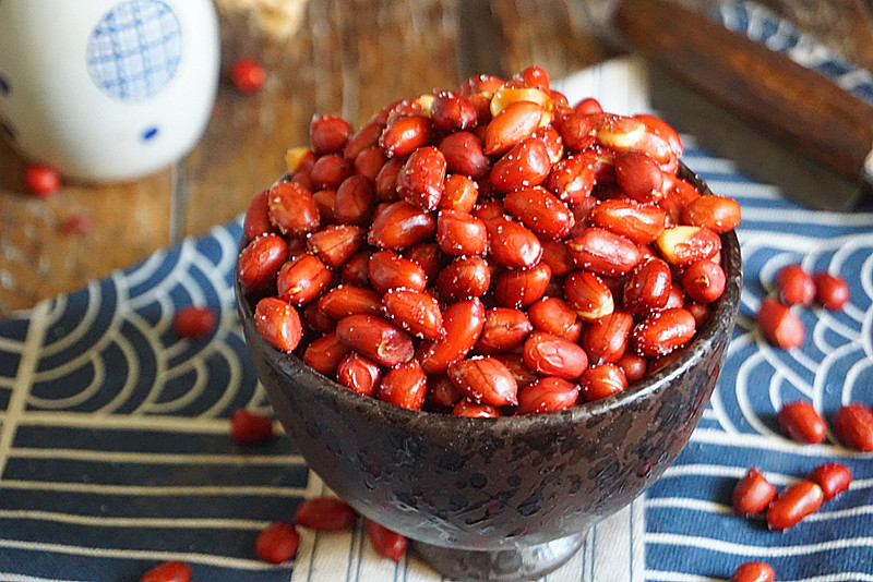 炸果仁不用提前泡8分钟出锅,用这秘诀又香又脆,不糊不生不油腻