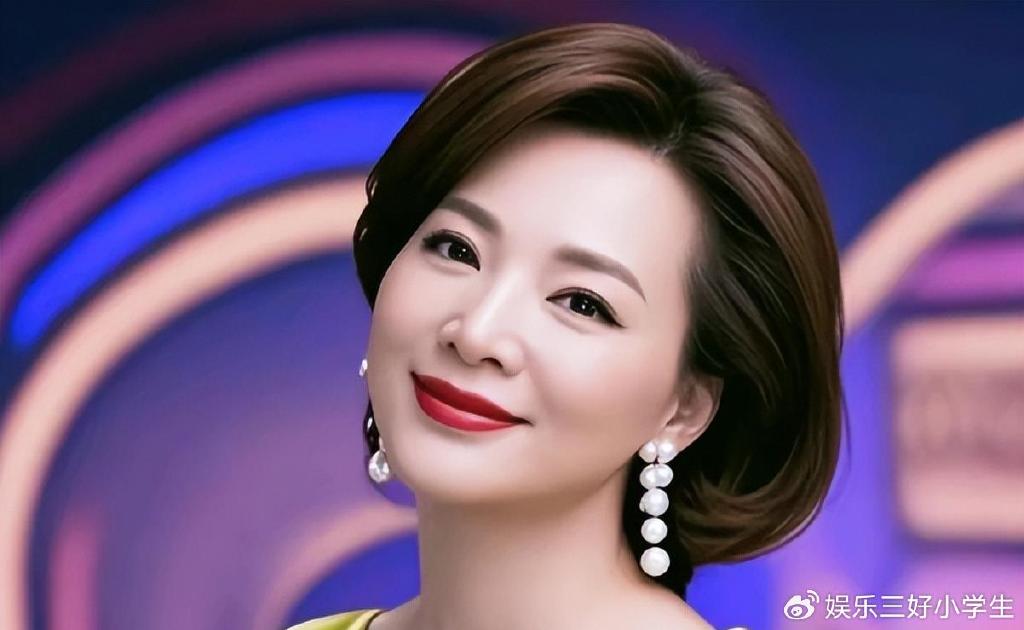 离开央视三年后再看董卿,康辉的话终于令人信服:凤凰不如鸡吗?