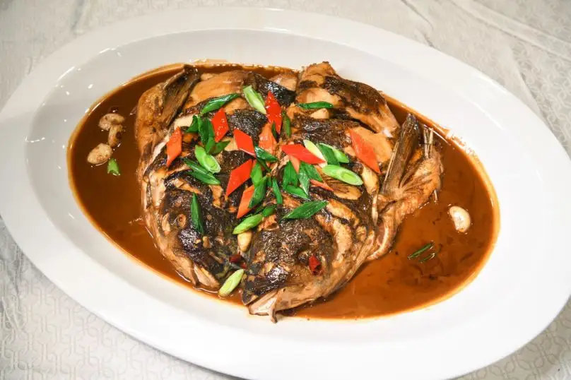 宁波美食亭下湖红烧鱼头__财经头条