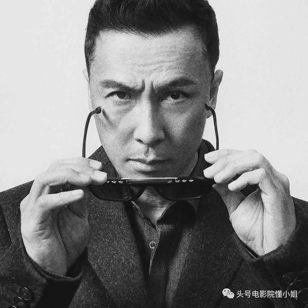 西装墨镜拐杖甄子丹疾速4造型曝光拍片要求尊重中国文化