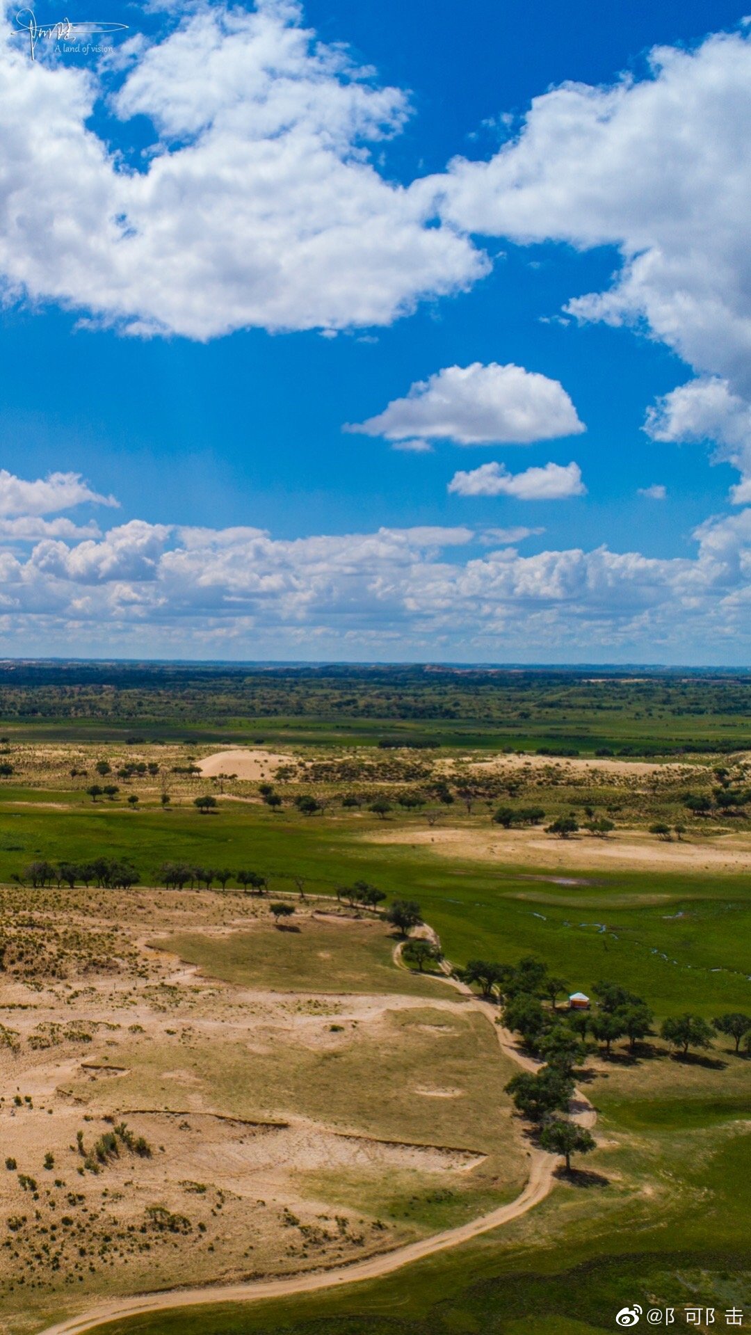 内蒙古的浑善达克沙地