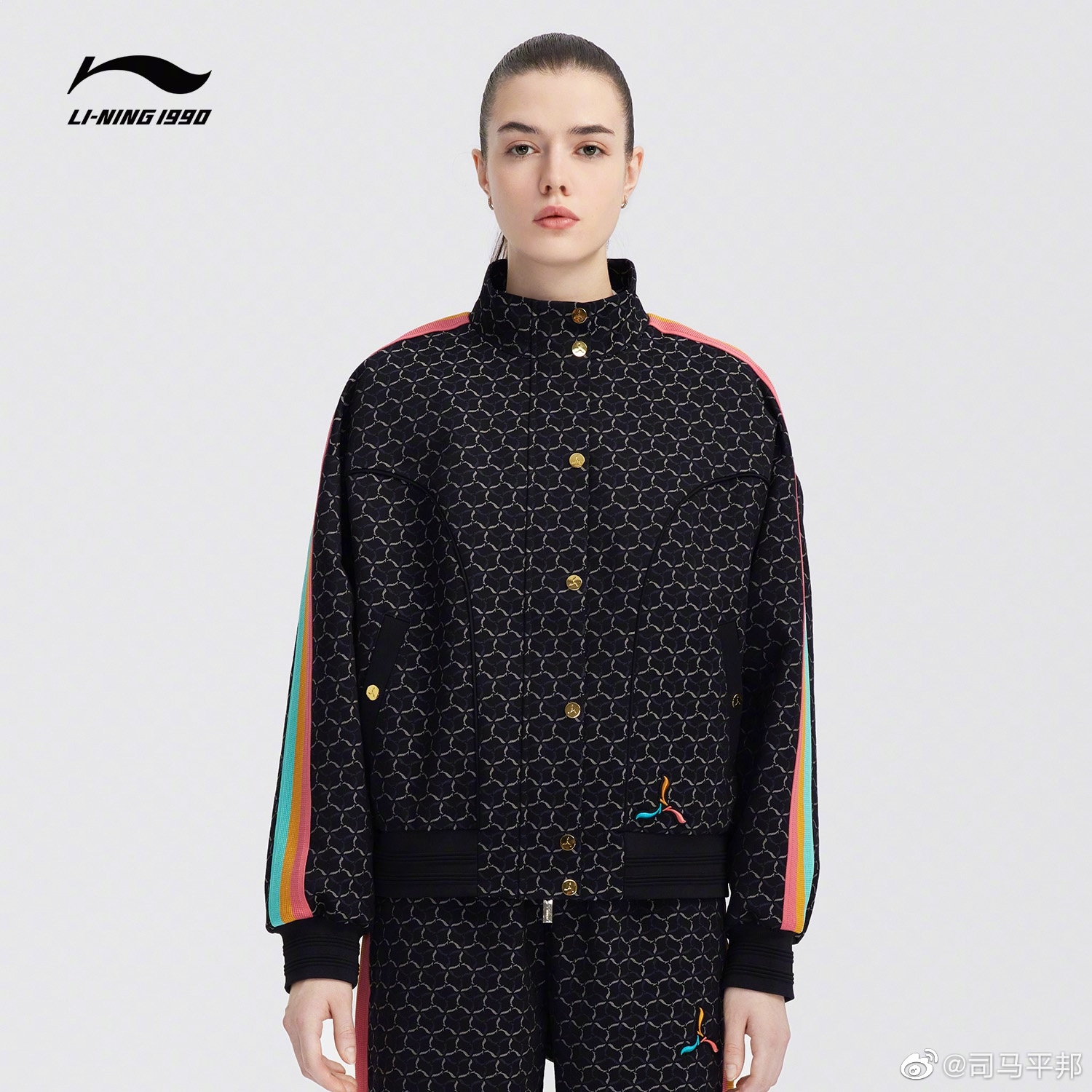 中国的骄傲，LI-NING 1990（李宁1990），彻底打败了阿迪耐克__财经头条
