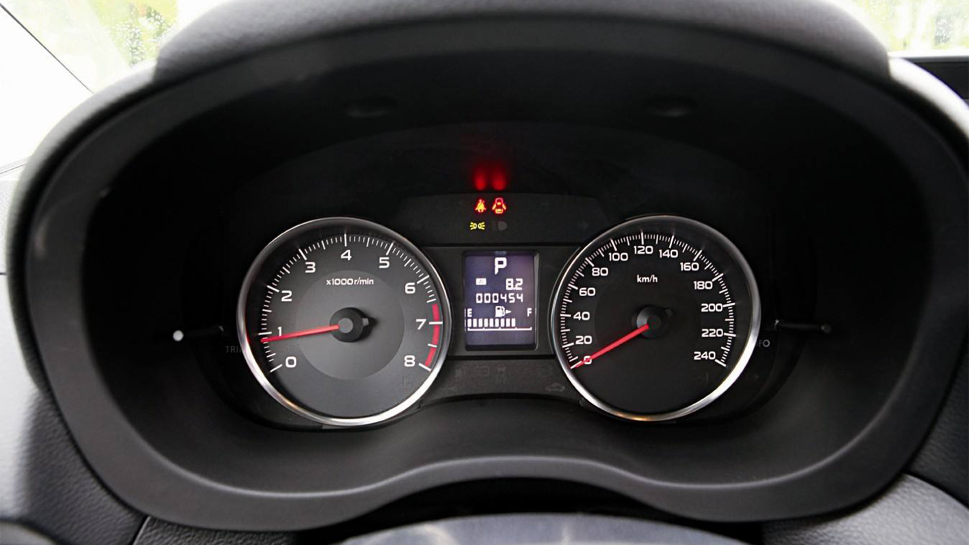 汽车看点 自媒体 正文我记得在驾校学车的时候,教练告诉我们一个方法