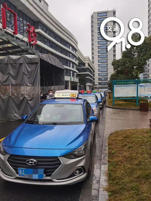 凌晨，杭州一男子突然接到电话：“立即前往核酸采样点！”休闲区蓝鸢梦想 - Www.slyday.coM