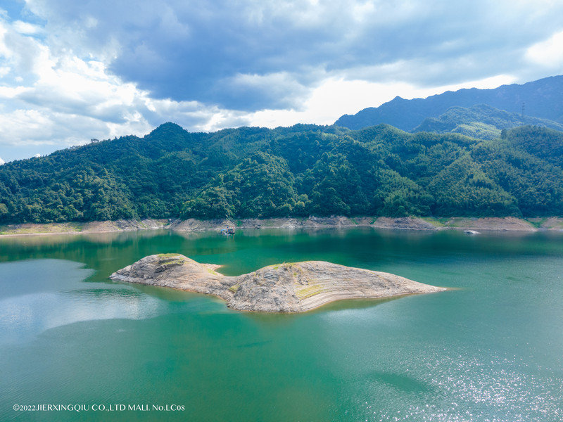 别山湖游船:高峡出平湖的奇迹