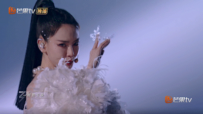 戚薇,终究被聪明反噬|天上飞|戚薇|舞台_新浪新闻