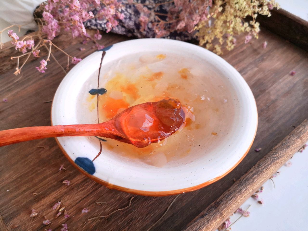 这碗糖水要多喝,香甜可口又养人,女生要对自己好一点|桃胶|雪燕|糖水