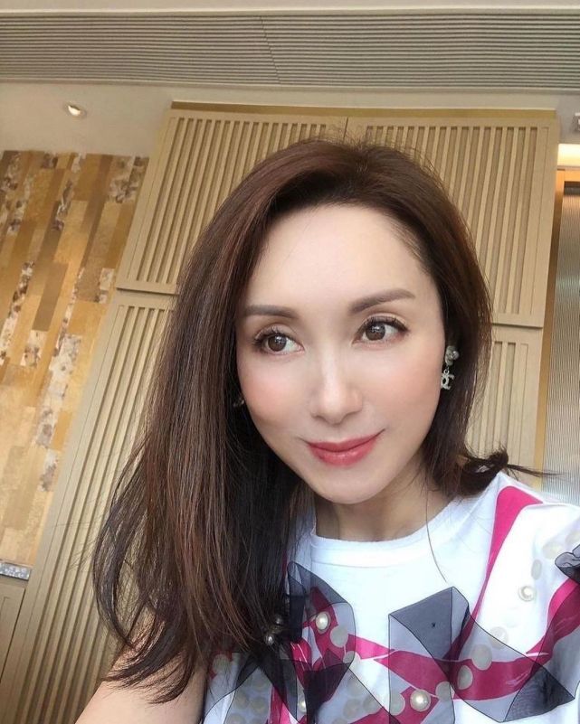 郭可盈夫妇带女儿吃饭享受家庭乐林文龙疑似幸福肥