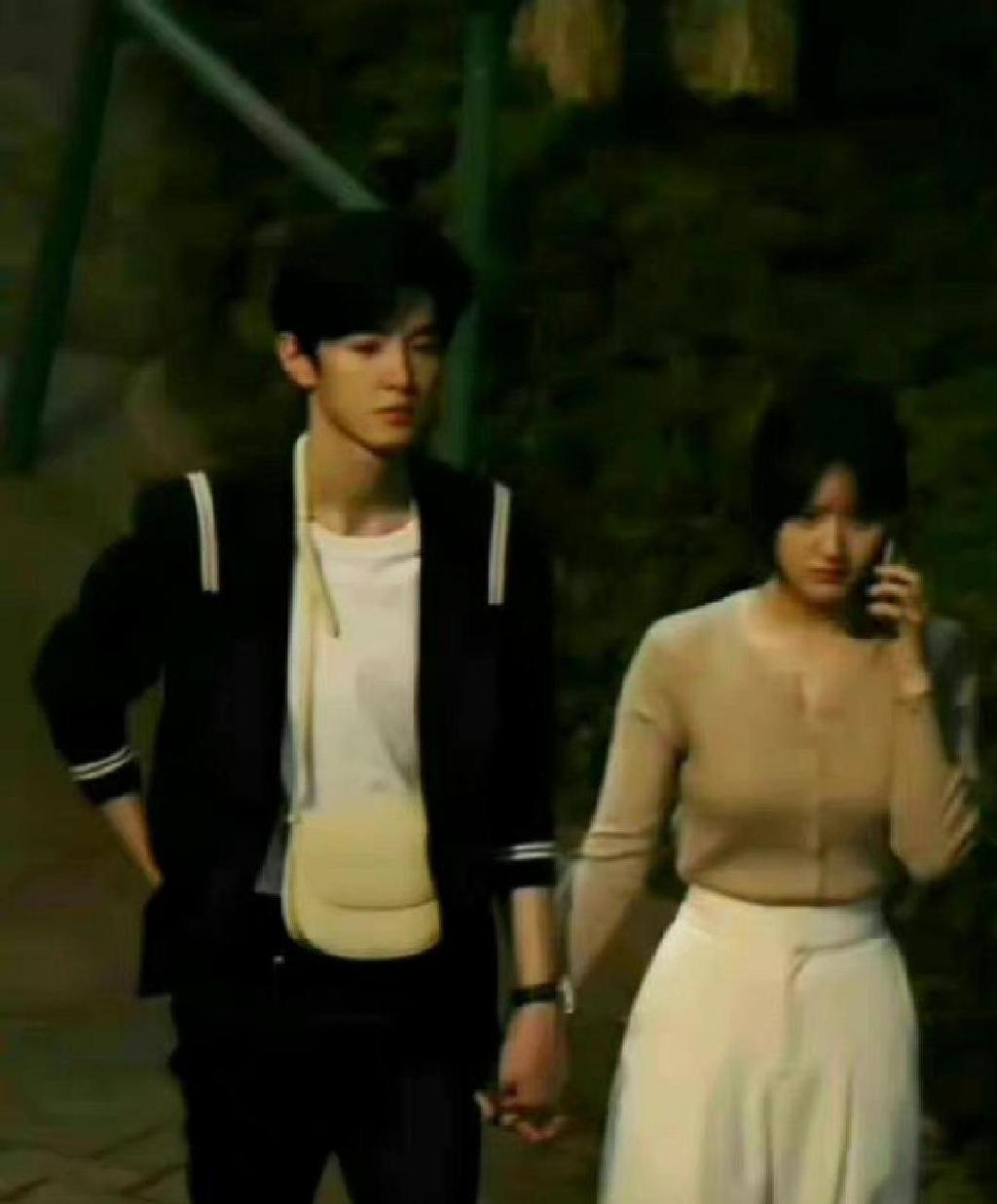 《偷偷藏不住》路透照,陈哲远赵露思“捧脸杀”,网友沦陷了休闲区蓝鸢梦想 - Www.slyday.coM 《偷偷藏不住》路透照,陈哲远赵露思“捧脸杀”,网友沦陷了休闲区蓝鸢梦想 - Www.slyday.coM