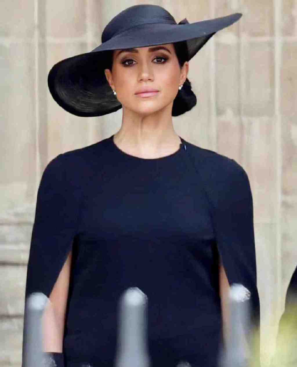 梅根也太装了！在女王葬礼上都要哭得漂亮，夏洛特公主才是真伤心休闲区蓝鸢梦想 - Www.slyday.coM