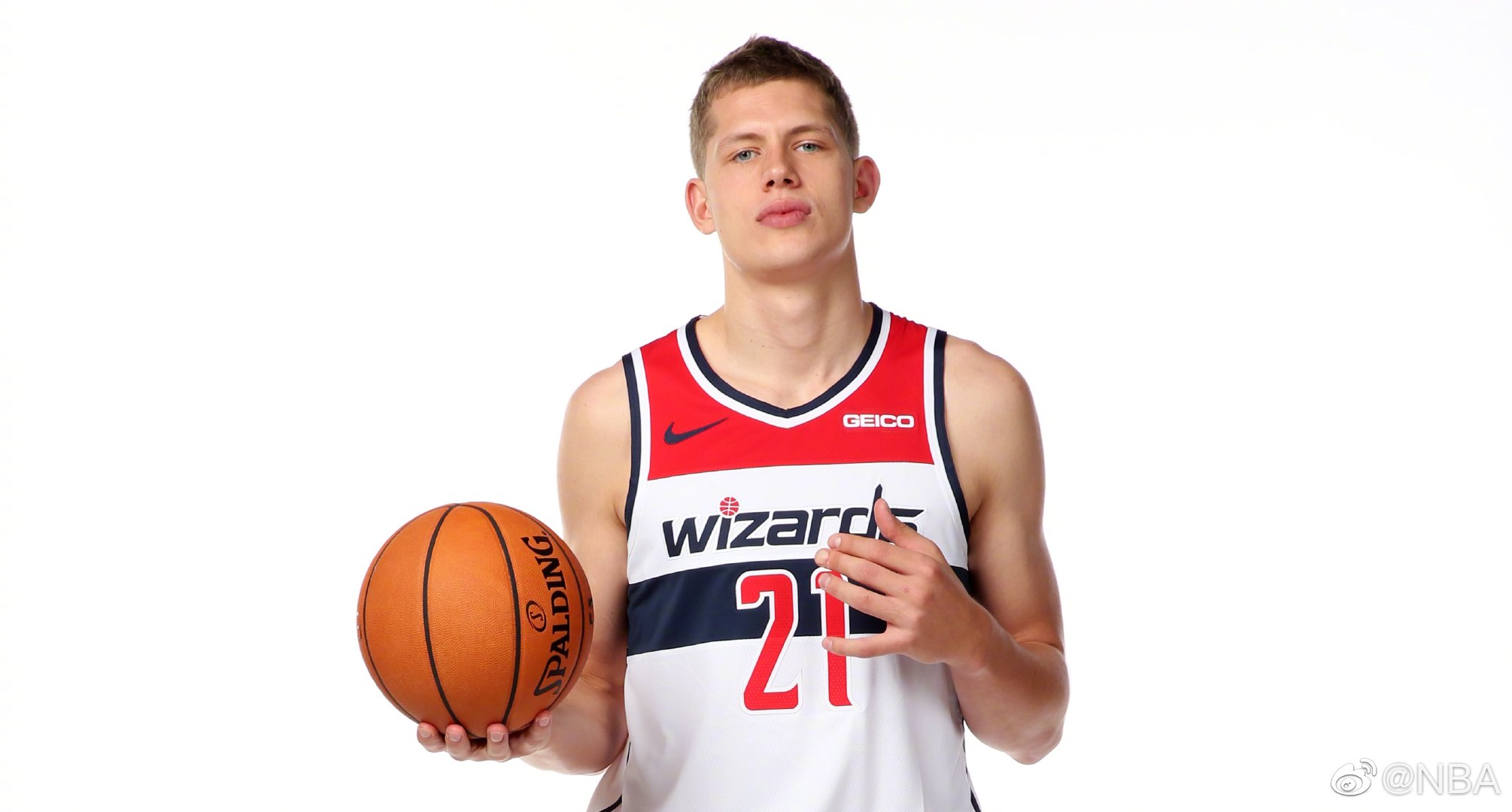 祝独行侠队德隆-怀特,奇才队莫里茨-瓦格纳和公牛队钱德勒-哈钦森生