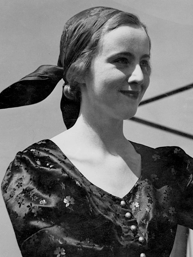 德国旧影1937年,时装之都杜塞尔多夫,时尚的柏林女人