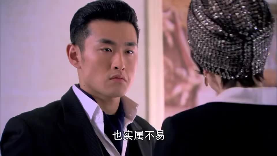 千金女贼姚媚儿找到石头给白正擎求情石头却一脸不屑