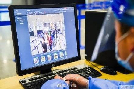 软硬兼施！上海疫情防控交出一份模范作业休闲区蓝鸢梦想 - Www.slyday.coM