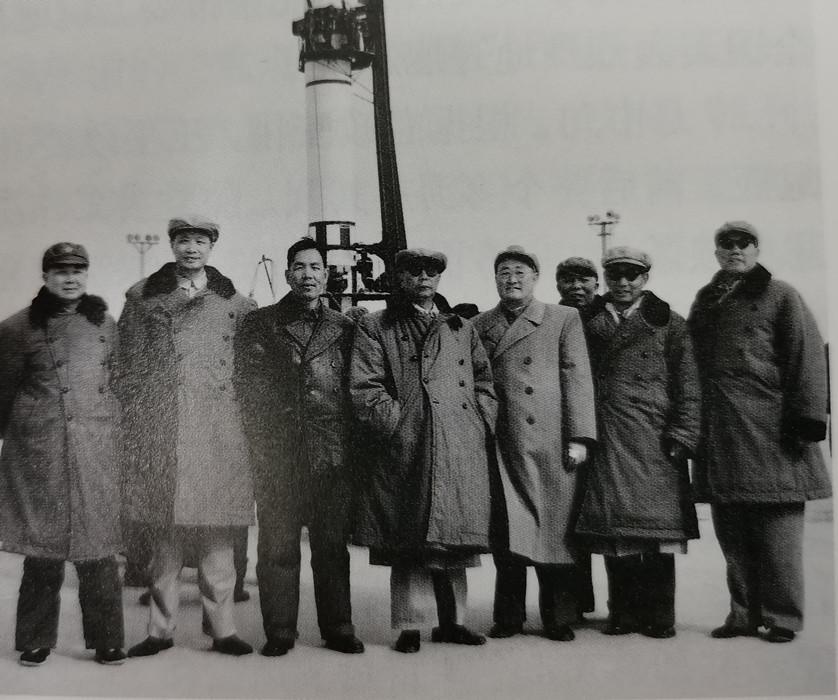 1953年,张震出了车祸,丁盛做了什么,让他非常感激?|丁盛|张震|军长_新浪新闻