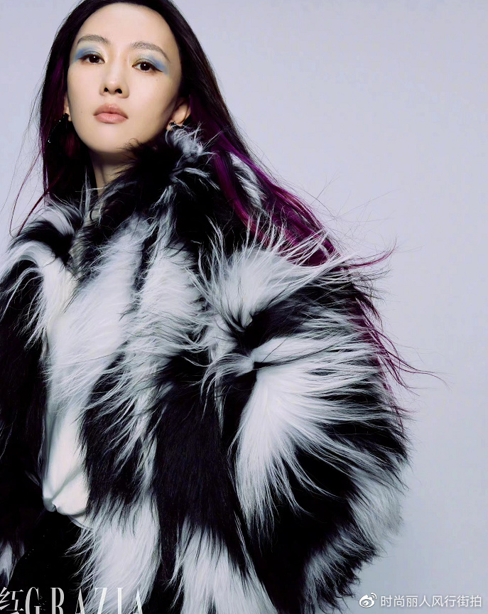 童瑶如今比章子怡还有巨星范！穿皮草拍大片厌世脸爆火，气质高级休闲区蓝鸢梦想 - Www.slyday.coM