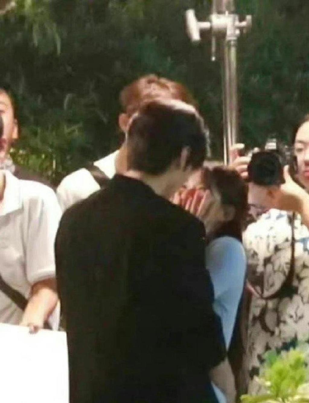 《偷偷藏不住》路透照,陈哲远赵露思“捧脸杀”,网友沦陷了休闲区蓝鸢梦想 - Www.slyday.coM 《偷偷藏不住》路透照,陈哲远赵露思“捧脸杀”,网友沦陷了休闲区蓝鸢梦想 - Www.slyday.coM