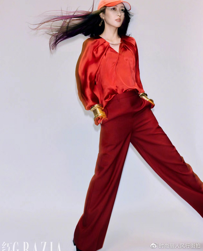 童瑶如今比章子怡还有巨星范！穿皮草拍大片厌世脸爆火，气质高级休闲区蓝鸢梦想 - Www.slyday.coM