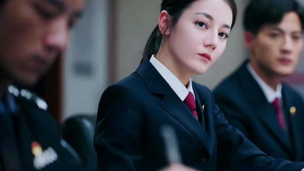 《公诉》今晚开播，迪丽热巴领衔，11位实力派助阵，普法大剧来了|公诉|反派|迪丽热巴_新浪新闻