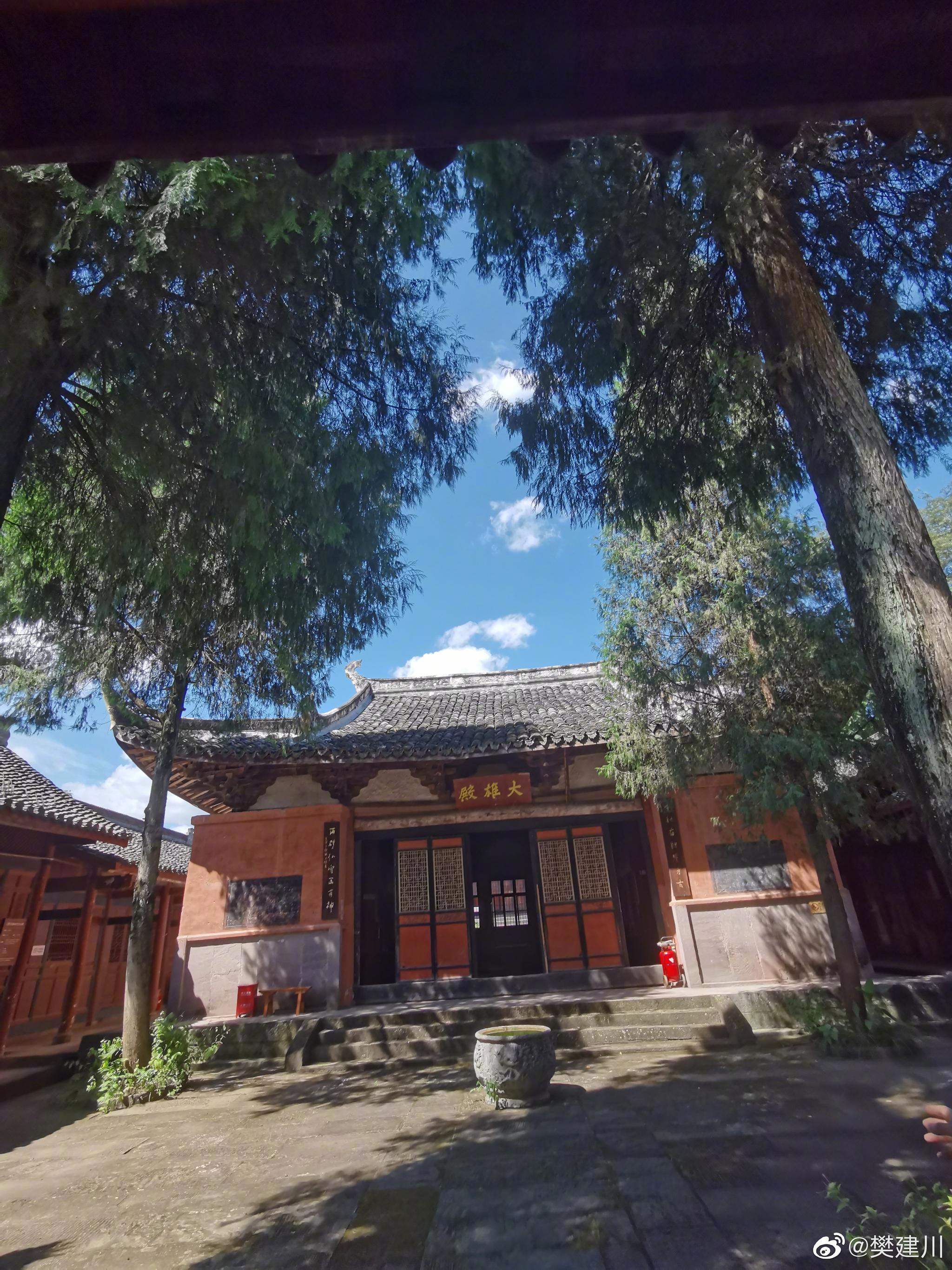 蓬溪县宝梵寺,始建于宋代,不过,现存的是明,清两代的建筑