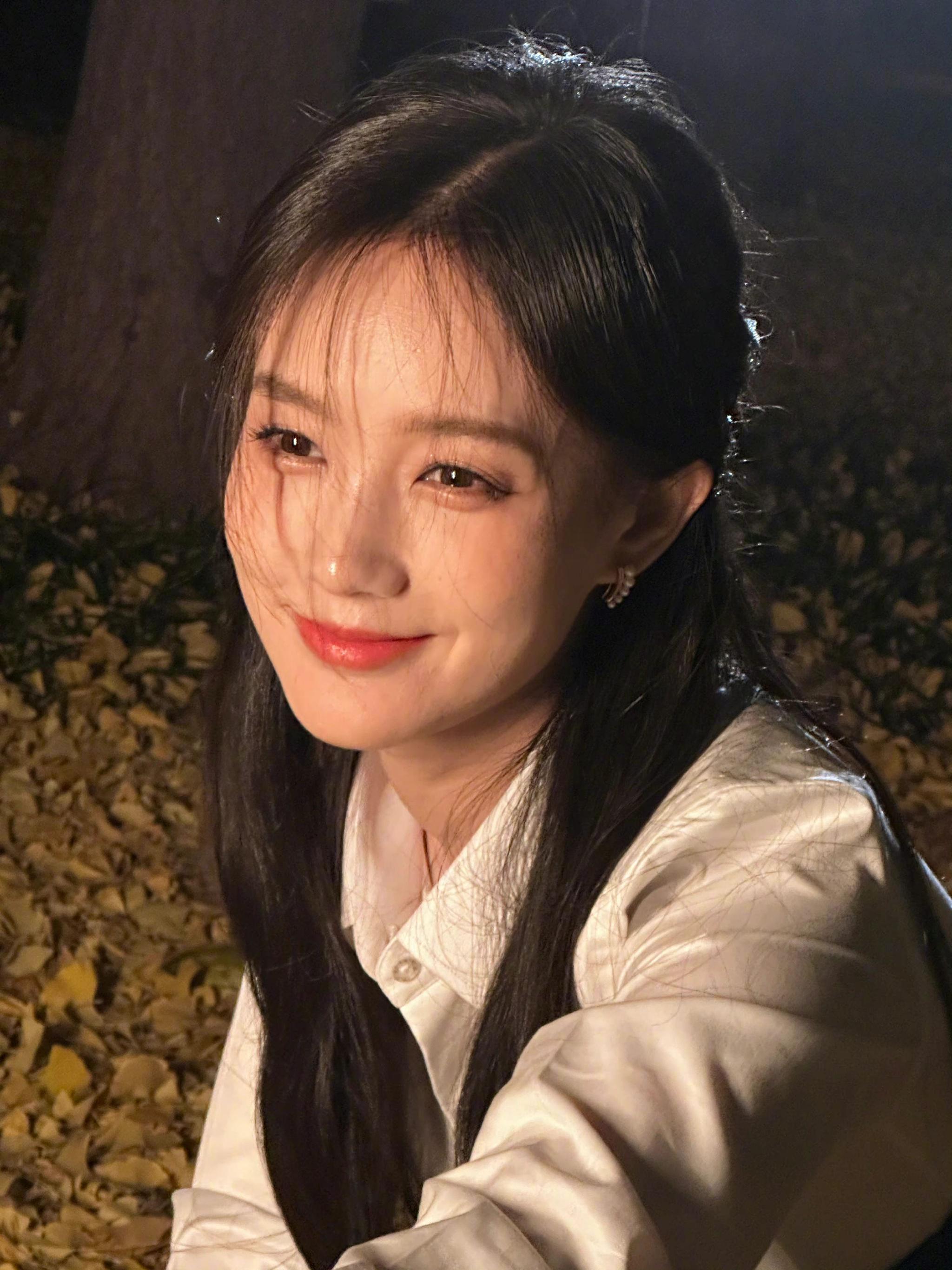 李一桐～笑起来真的超级无敌!__财经头条