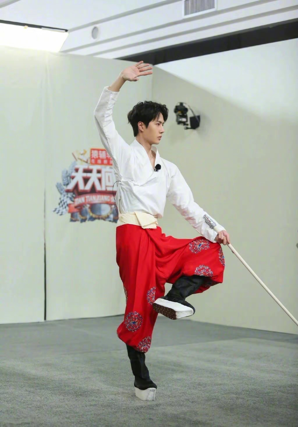 王一博大武生赵云英气十足,扮相体态神韵都好到位!!……
