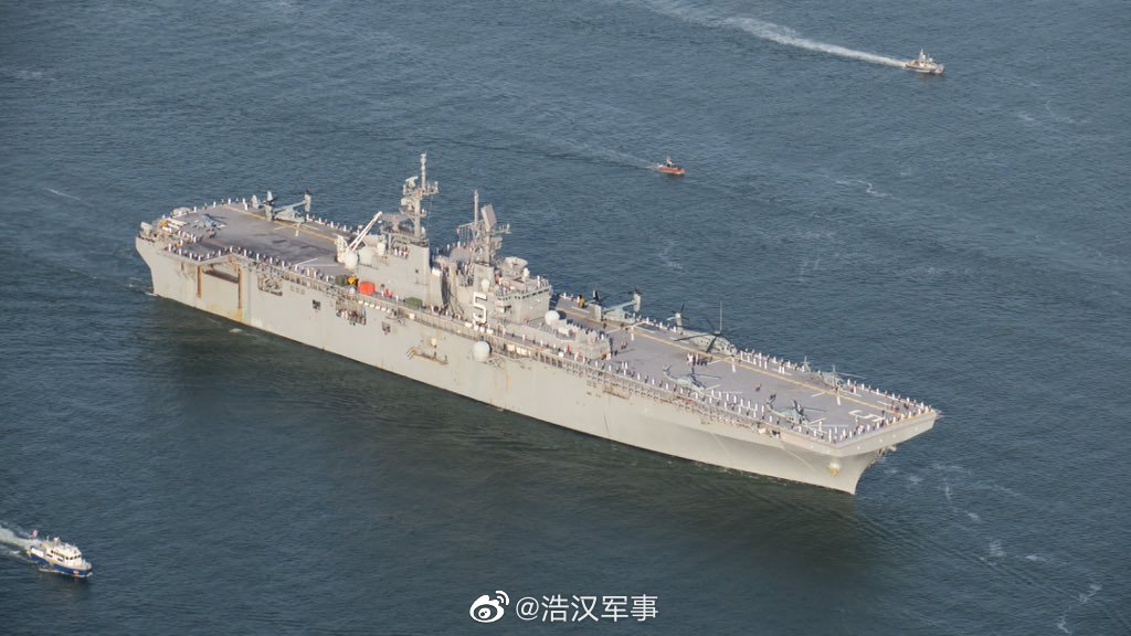 美国海军黄蜂级两栖攻击舰lhd5巴丹号驶入纽约