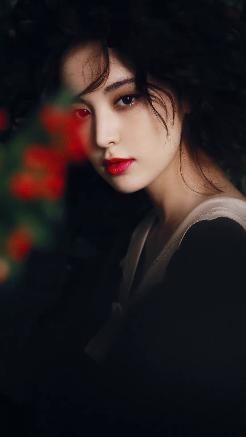 古力娜扎浓颜系氛围美人