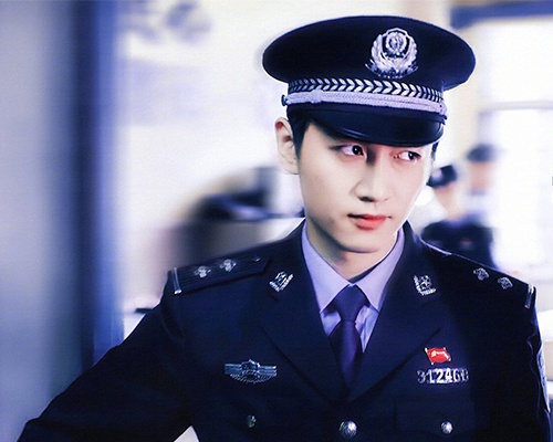 看看陈晓,黄轩,张若昀,胡一天吧|警服|黄轩|张若昀_新浪新闻