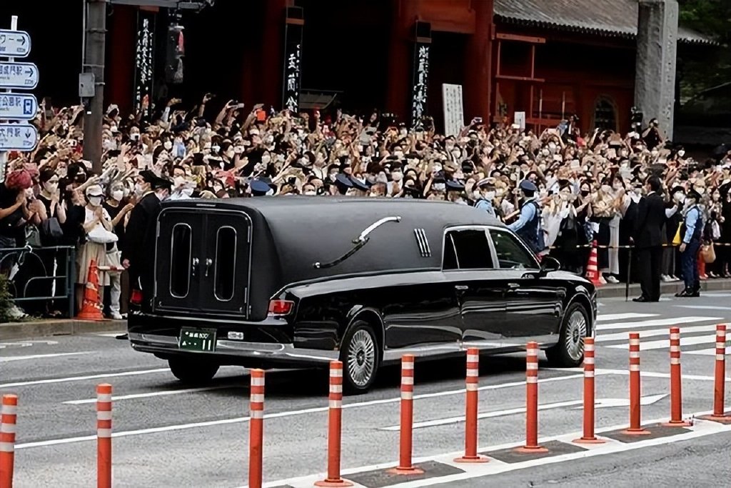 国内很忌讳老外却很讲究为何国外汽车品牌都有自己的灵车