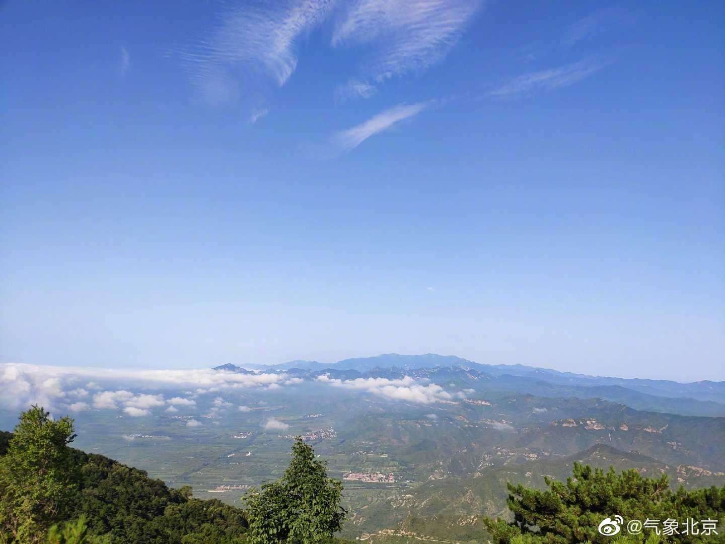 山高云淡,海阔天空~ (韩文兴/摄)